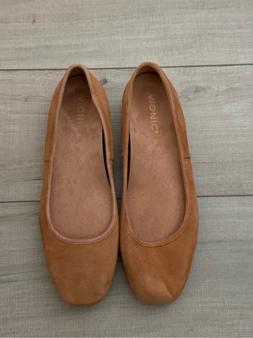 Vionic Women's Suede Flats in Cognac Brown nwot